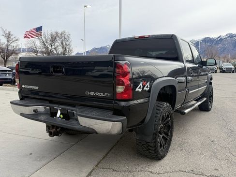 Used 2005 Chevrolet Silverado 2500 LT w/ Heavy-Duty Power Package image 7