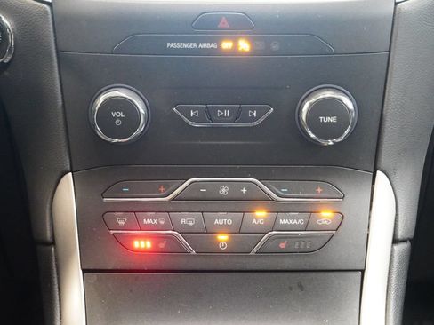 Used 2019 Ford Edge SEL w/ Equipment Group 201A AWD/4WD image 20