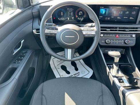 New 2026 Hyundai Tucson SE image 11