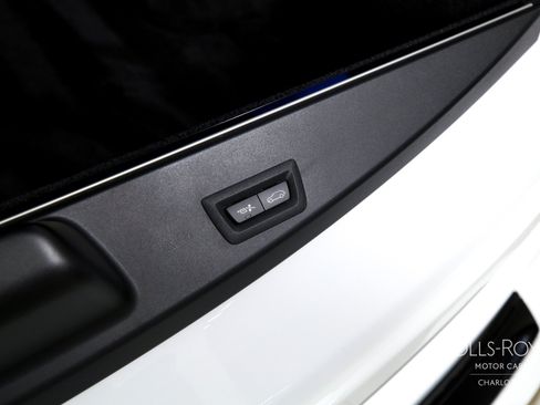 Used 2024 Rolls-Royce Cullinan AWD/4WD image 23