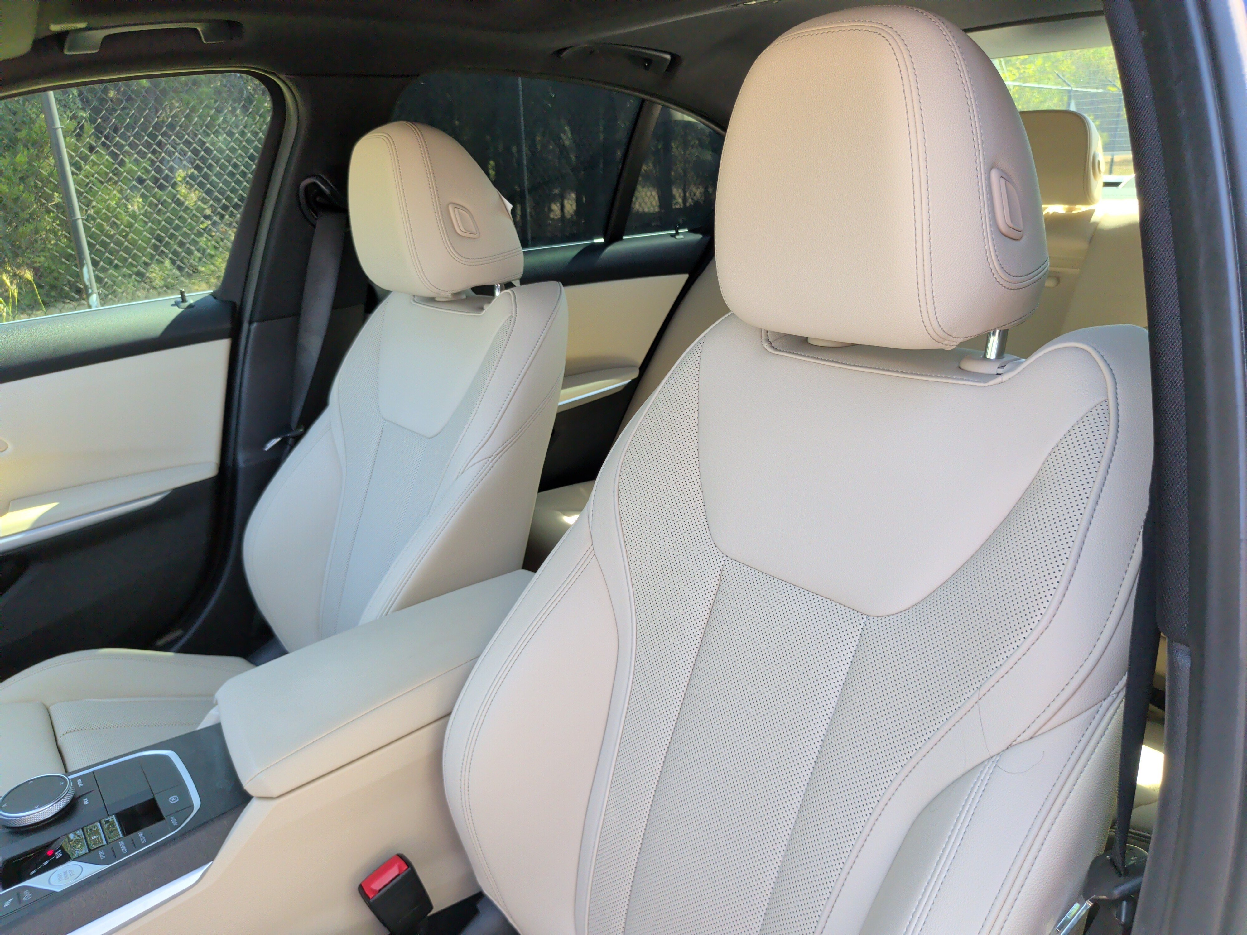 Certified 2024 BMW 330i Sedan w/ Convenience Package RWD image 24