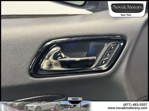 Used 2022 Dodge Durango R/T w/ Blacktop Package AWD/4WD image 17