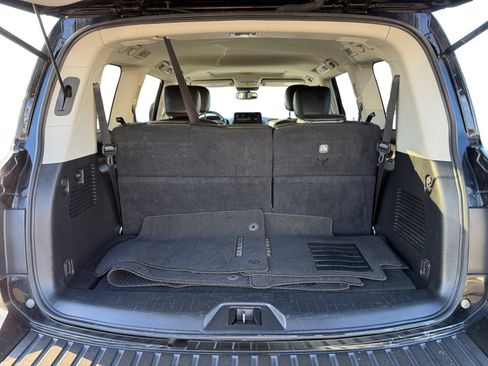 Used 2024 Nissan Armada SL w/ Captain's Chairs Package AWD/4WD image 17