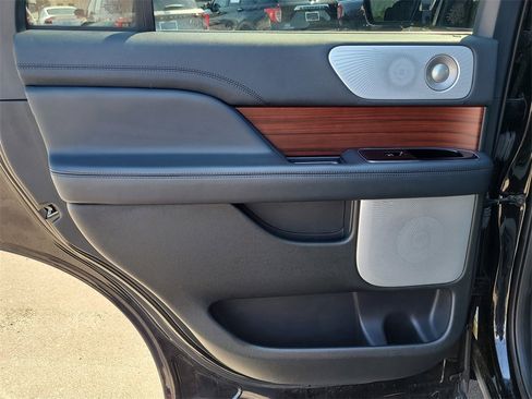 Certified 2023 Lincoln Navigator Reserve image 10