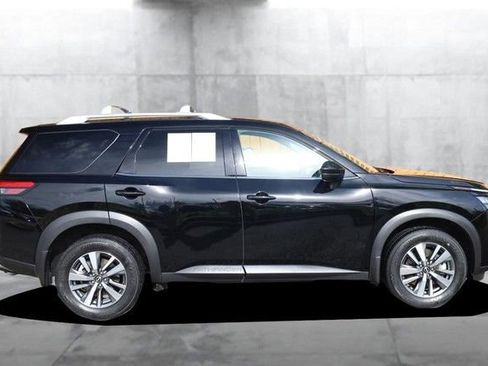 Certified 2025 Nissan Pathfinder SL AWD/4WD image 5
