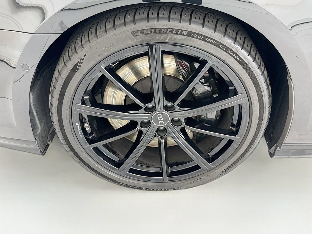 Used 2024 Audi S8 AWD/4WD image 29
