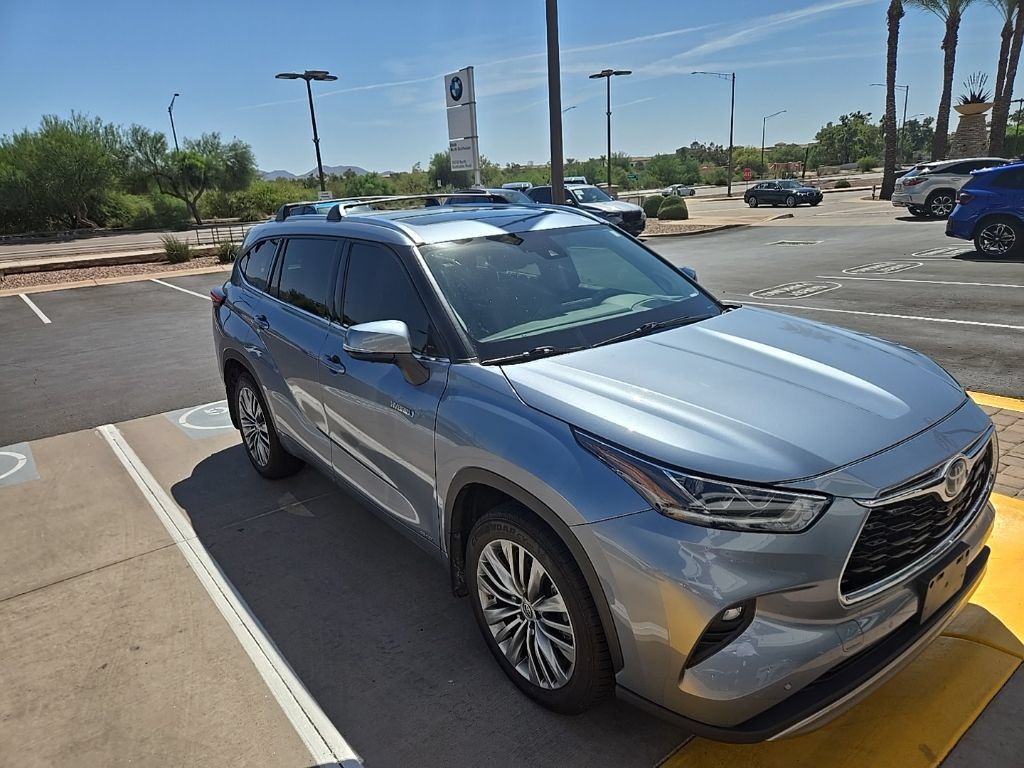 Used 2020 Toyota Highlander Platinum AWD/4WD image 4