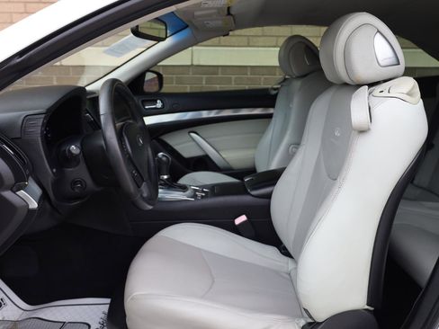 Used 2012 INFINITI G37 Convertible w/ Premium Pkg RWD image 19