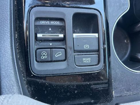 Used 2023 Honda Pilot LX image 18