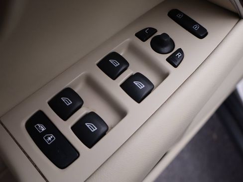 Used 2011 Volvo XC70 T6 image 27