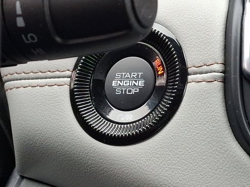 Certified 2023 Jeep Compass Limited image 25