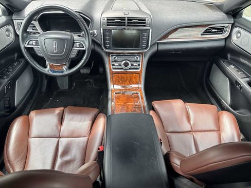Used 2019 Lincoln Continental Reserve FWD image 2