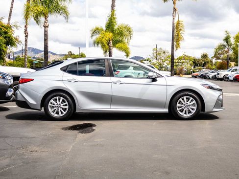 Certified 2025 Toyota Camry LE FWD image 4