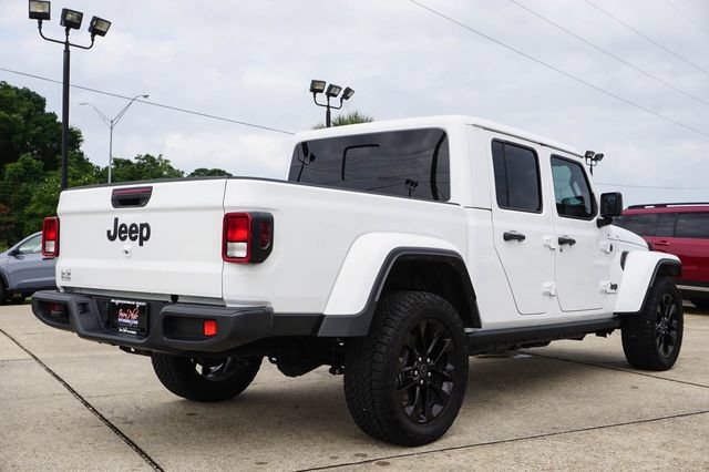 Used 2025 Jeep Gladiator Sport AWD/4WD image 5