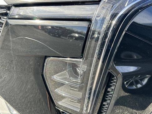 Used 2024 Cadillac XT4 Premium Luxury image 8