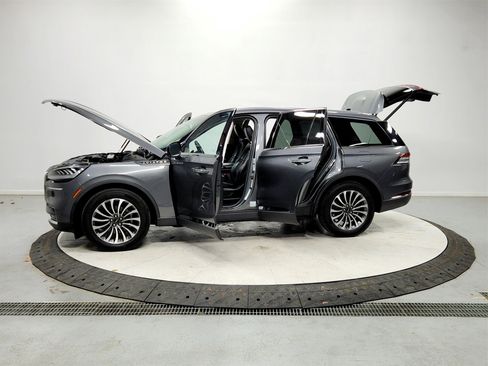 Used 2023 Lincoln Aviator Reserve image 12
