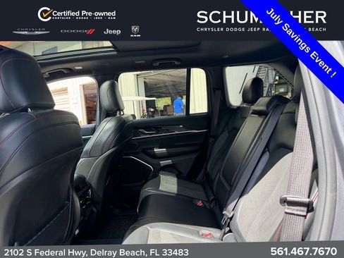 Used 2022 Jeep Grand Cherokee Trailhawk AWD/4WD image 14