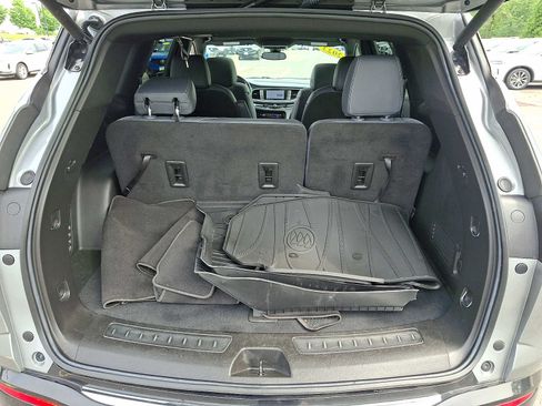 Used 2023 Buick Enclave Essence w/ Experience Buick Package AWD/4WD image 30