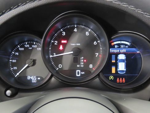 Certified 2026 Porsche Macan AWD/4WD image 17