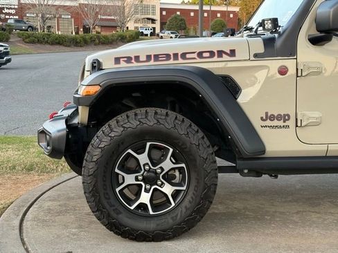 Used 2022 Jeep Wrangler Unlimited Rubicon w/ Cold Weather Group image 12