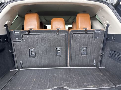 Used 2023 Nissan Pathfinder Platinum w/ Cargo Package image 27