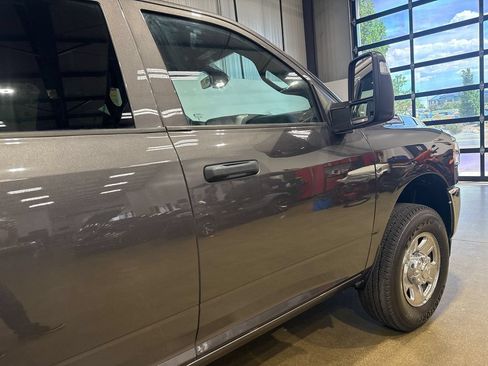 Used 2024 RAM 2500 Tradesman w/ Chrome Appearance Group AWD/4WD image 39