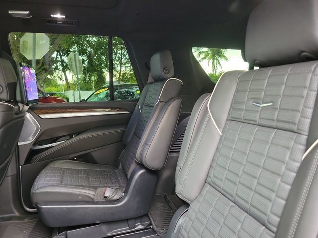 Certified 2026 Cadillac Escalade Platinum Sport w/ LPO, ONYX Package AWD/4WD image 13