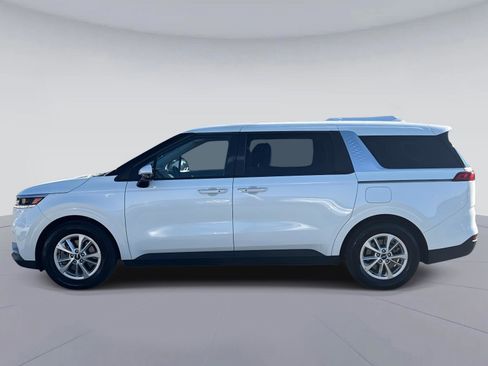 Used 2024 Kia Carnival LX image 7