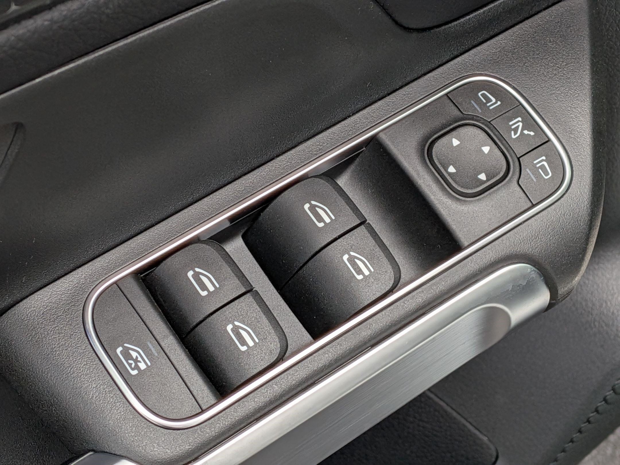 Used 2026 Mercedes-Benz GLB 250 image 16