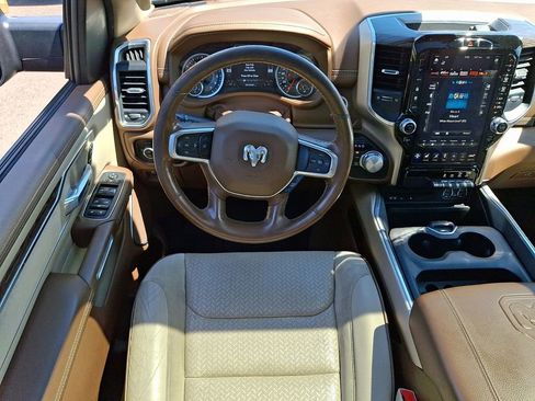 Used 2019 RAM 1500 Laramie AWD/4WD image 11