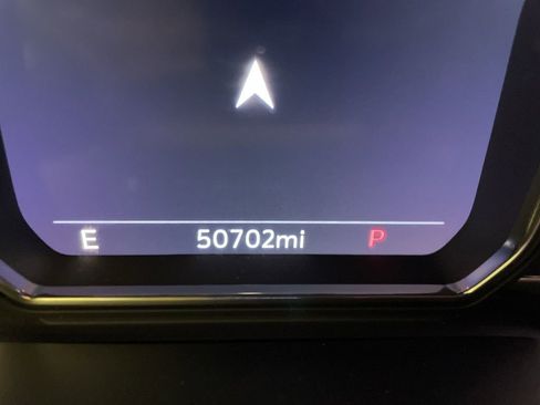 Used 2022 GMC Sierra 2500 AT4 w/ AT4 Premium Plus Package image 16