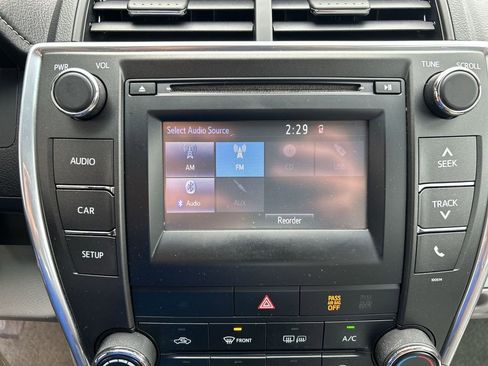 Used 2017 Toyota Camry LE image 14