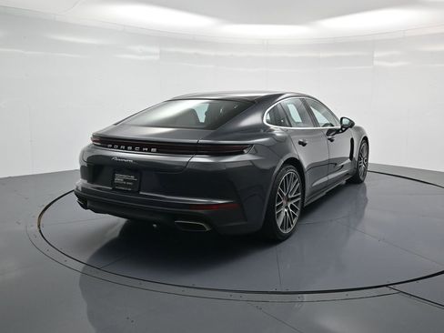 Used 2025 Porsche Panamera image 30
