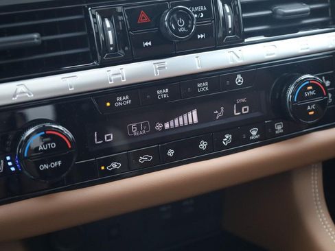 New 2026 Nissan Pathfinder Platinum AWD/4WD image 17
