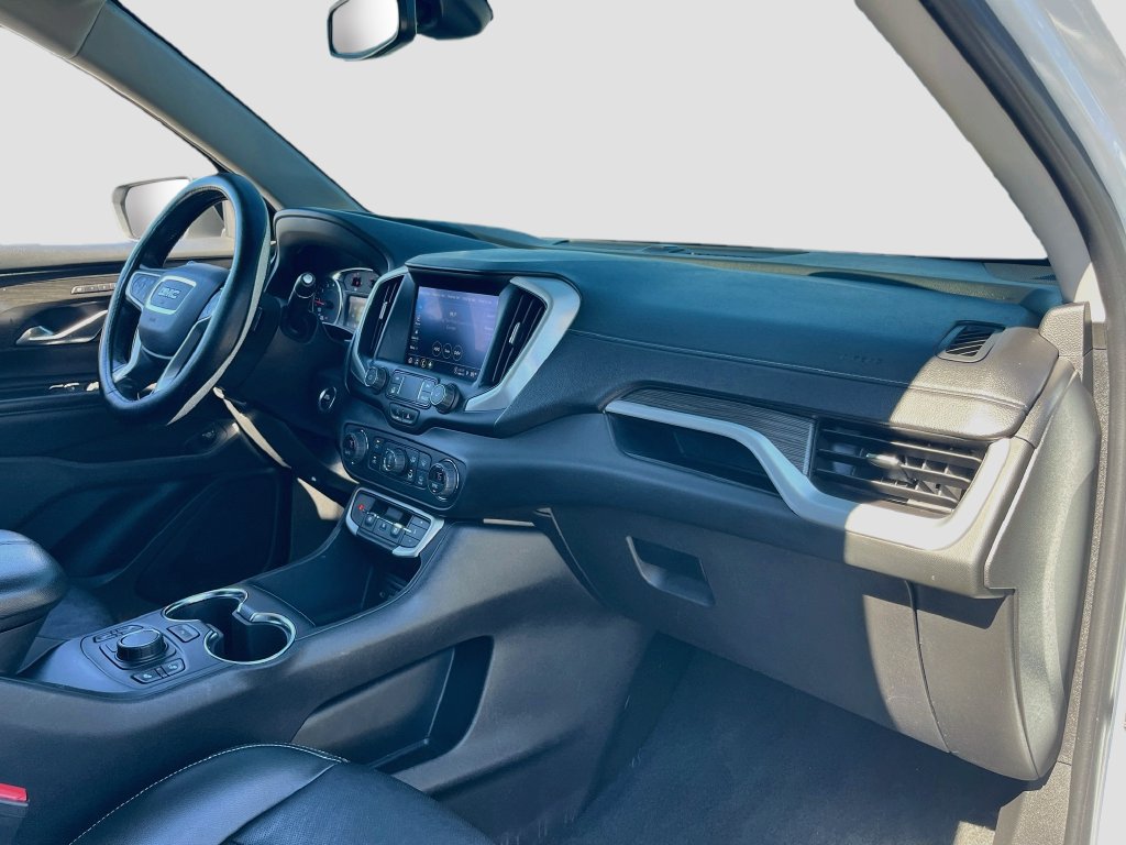 Used 2022 GMC Terrain SLT w/ Tech Package FWD image 28