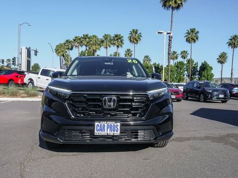 Used 2025 Honda CR-V LX image 3