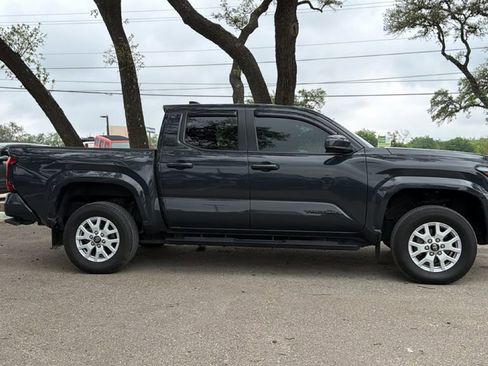 Certified 2024 Toyota Tacoma SR5 AWD/4WD image 4