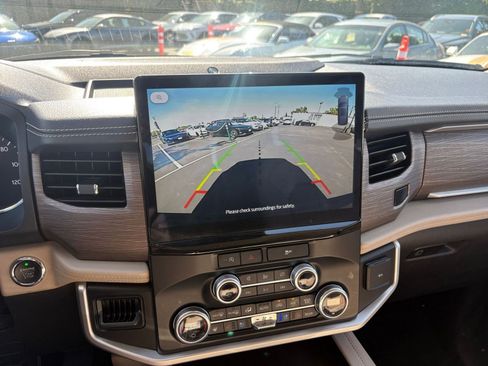 Used 2024 Ford Expedition Limited AWD/4WD image 27