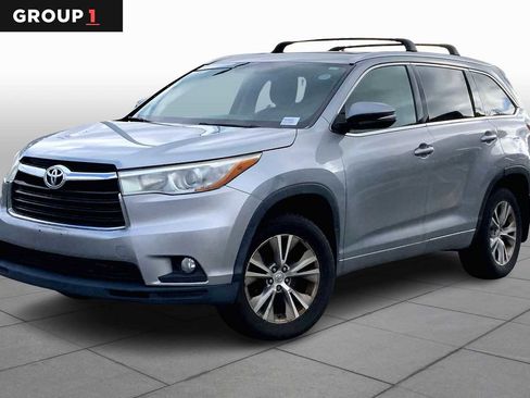 Used 2015 Toyota Highlander XLE image 1