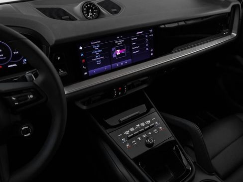 New 2025 Porsche Cayenne image 29