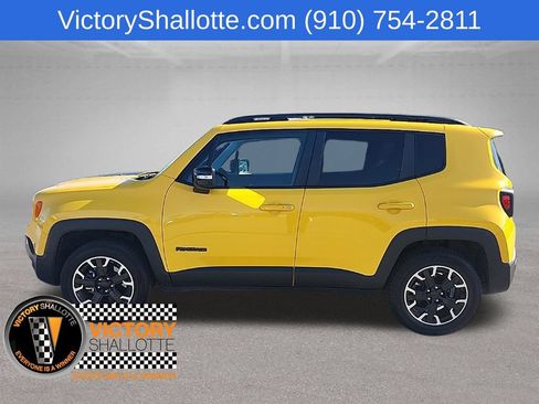 Used 2023 Jeep Renegade Latitude AWD/4WD image 16