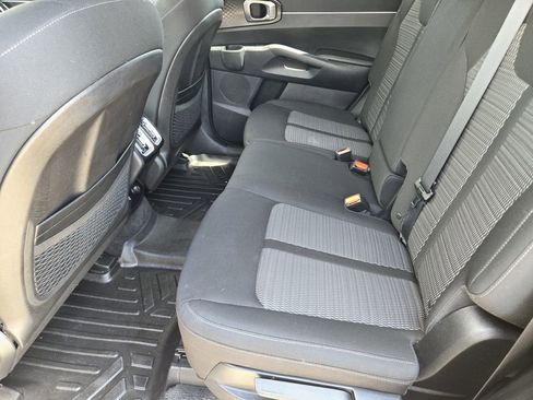 Used 2023 Kia Sorento LX FWD image 28