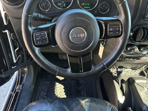 Used 2015 Jeep Wrangler Unlimited Sahara AWD/4WD image 14