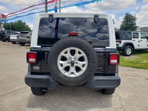 Used 2021 Jeep Wrangler Unlimited Sport AWD/4WD image 4