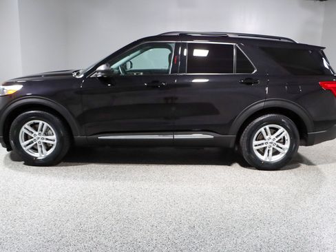 Used 2023 Ford Explorer XLT w/ Equipment Group 202A RWD image 10
