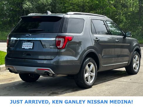 Used 2016 Ford Explorer XLT w/ Equipment Group 202A AWD/4WD image 3