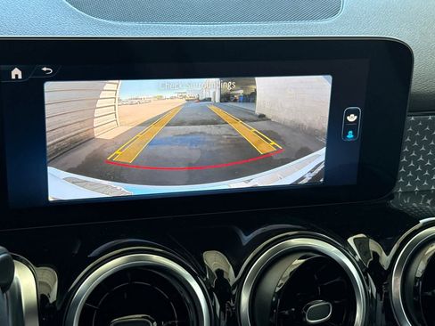 New 2026 Mercedes-Benz GLB 250 image 18