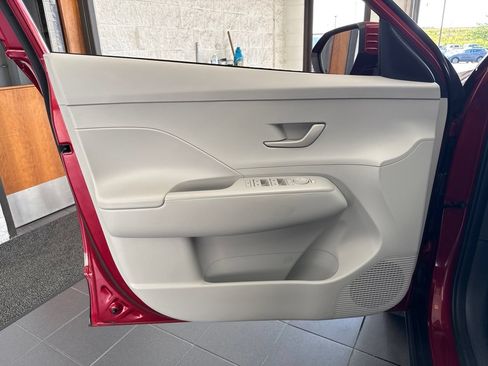 Used 2025 Hyundai Kona SEL AWD/4WD image 33