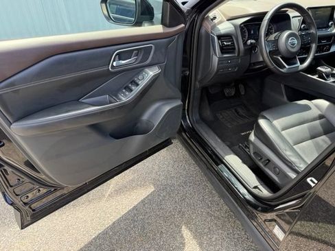 Used 2021 Nissan Rogue SV w/ Premium Package AWD/4WD image 14