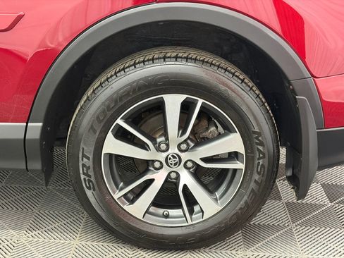 Used 2018 Toyota RAV4 XLE AWD/4WD image 32